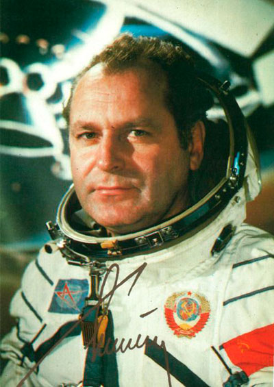 Классный час ко Дню космонавтики 1-2 класс