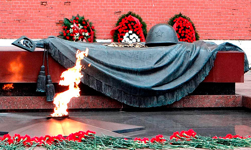 Город - герой Москва краткое содержание для детей 3-4 класса